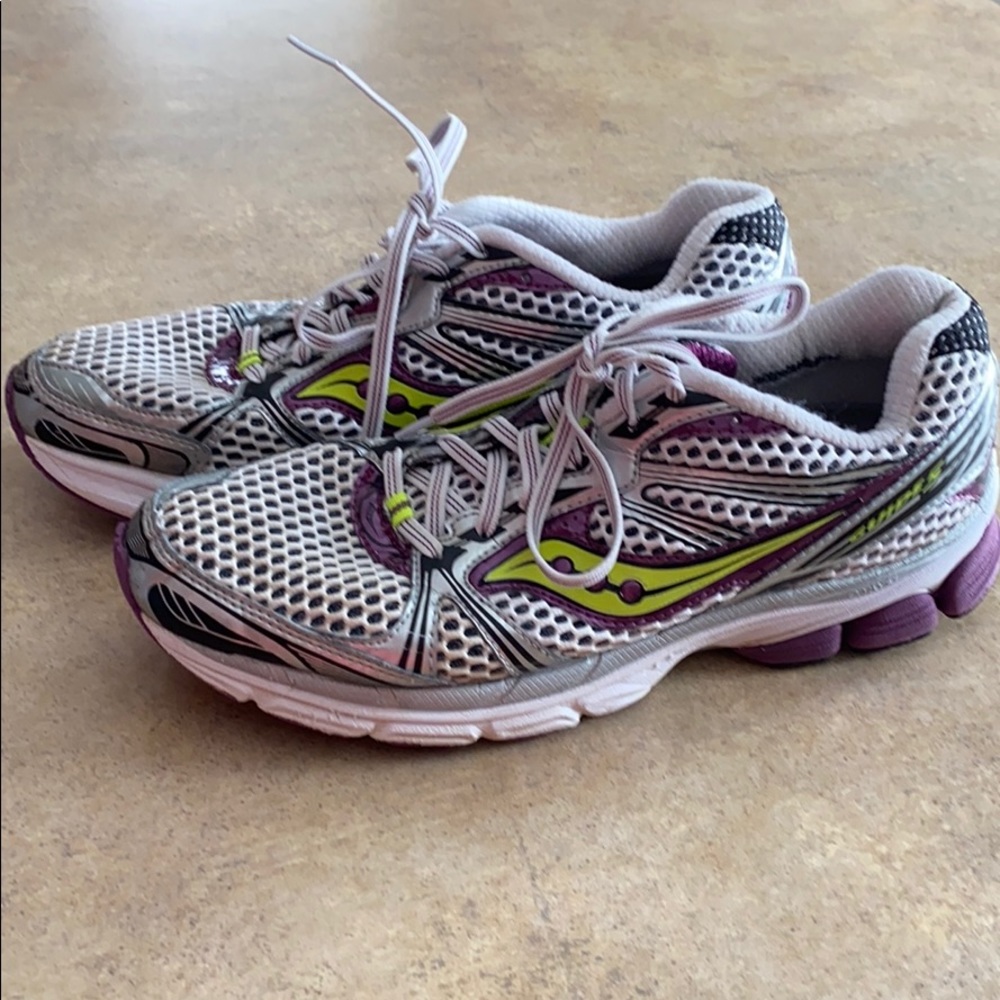 Women’s Saucony shoes size 10